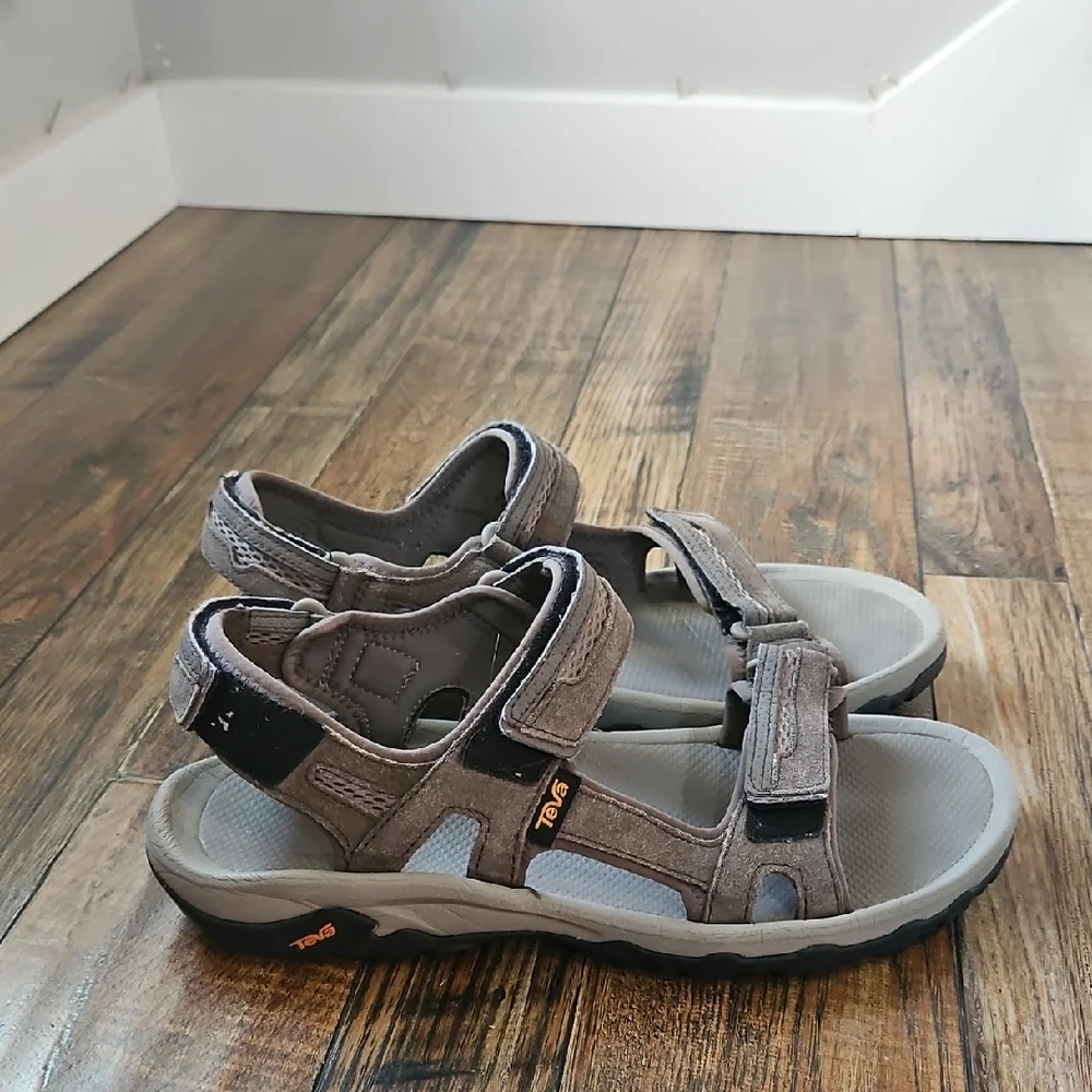 Teva Men's Tan and Black‎ Outdoor Sandals...size 10